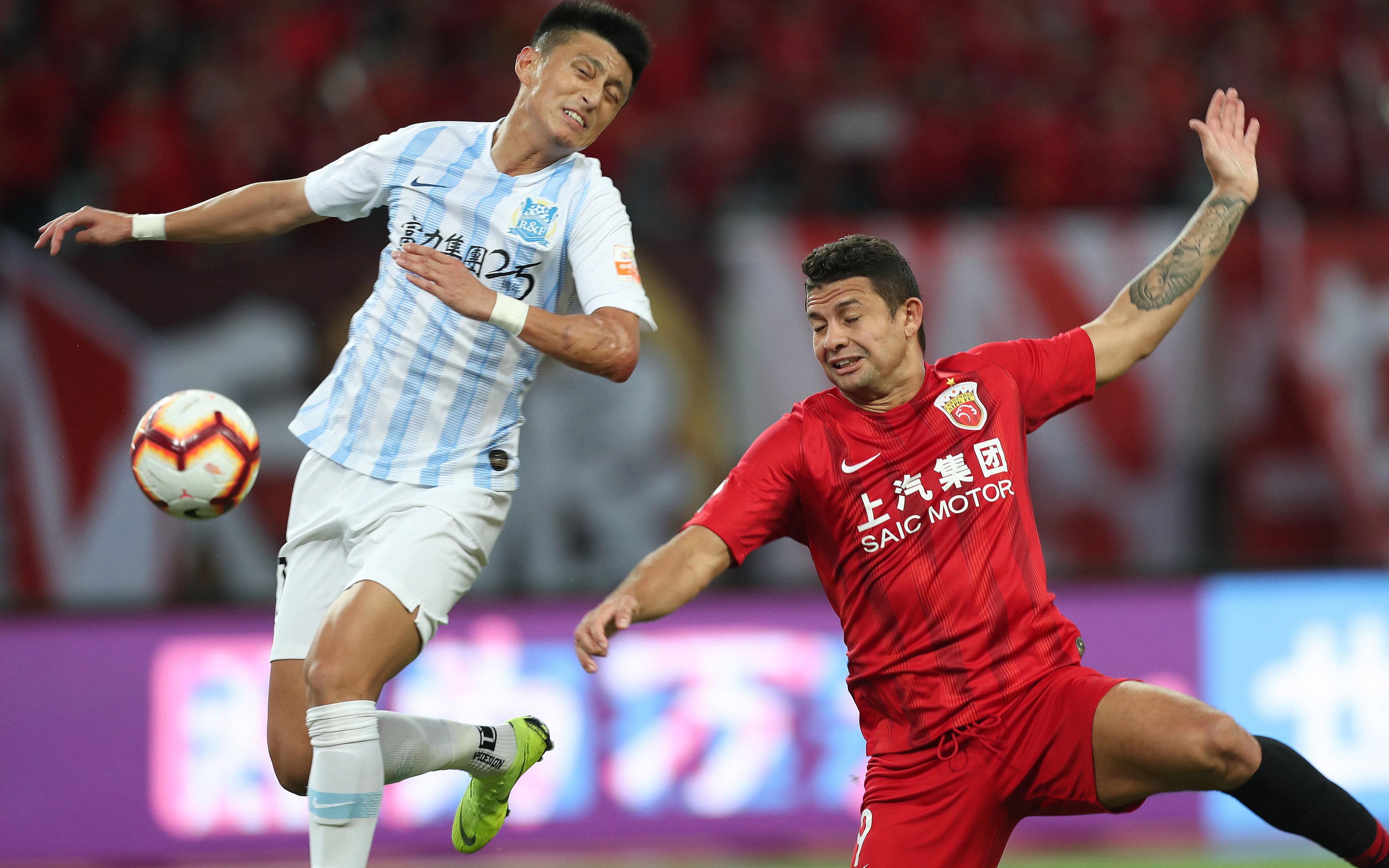 包含上海海港内部会议纪要流出——今夜调整名单，欧超杯使命明确，心理建设被强调的词条